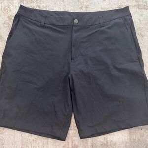 Men’s LULULEMON Black ABC Classic-Fit Short 9"
WovenAir 38